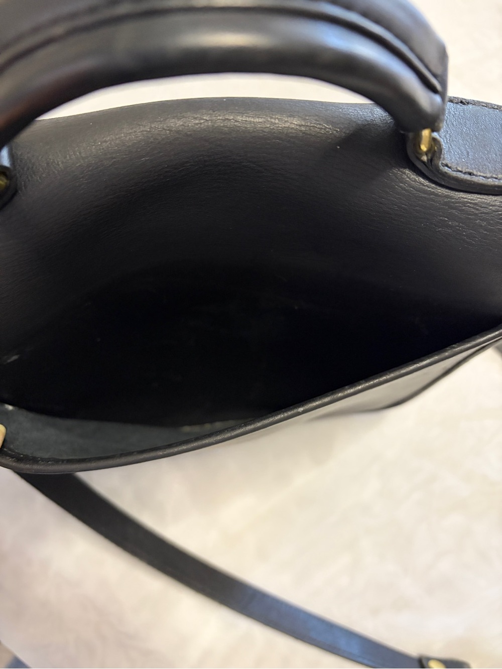 VTG Kirkland Signature Black Leather Crossbody Station Bag Flap Top Handle - Picture 9 of 15
